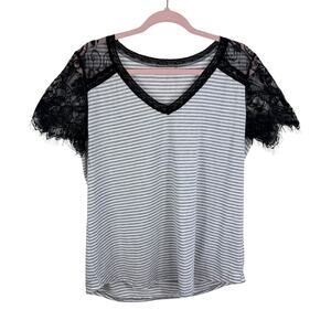 MAZIK Black Lace Trim Gray Striped Lightweight V-Neck T-Shirt Size L